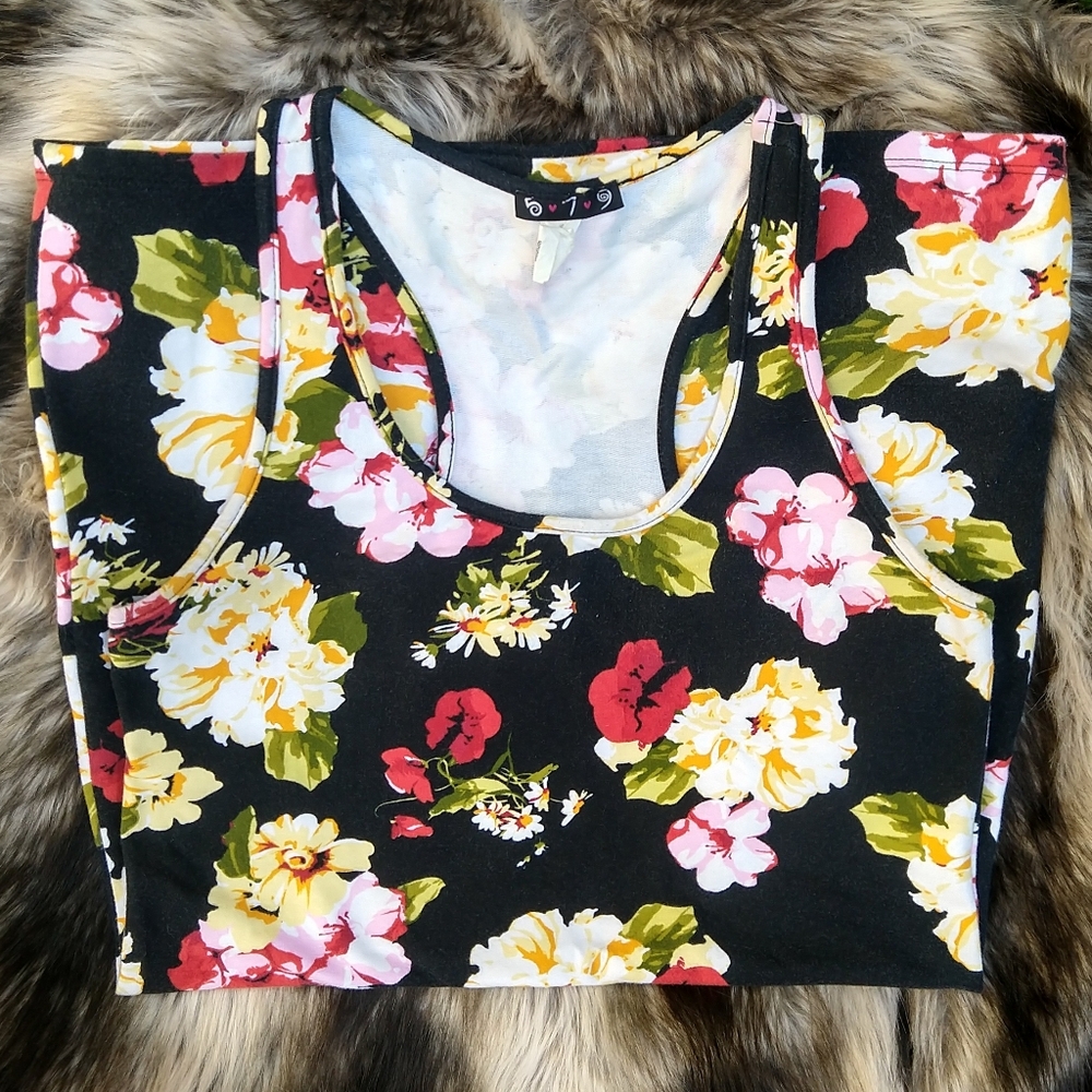 3/$10✨Floral Body Con Dress